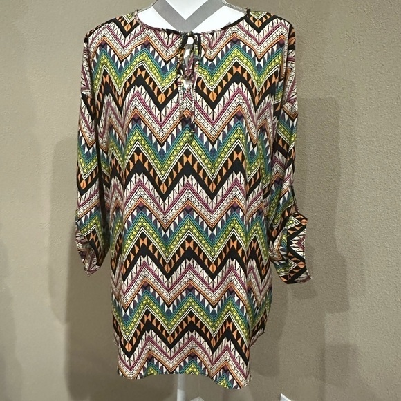SIGNATURE STUDIO Colorful Print Blouse with buttoned sleeves(permanent), EUC! - Picture 1 of 6